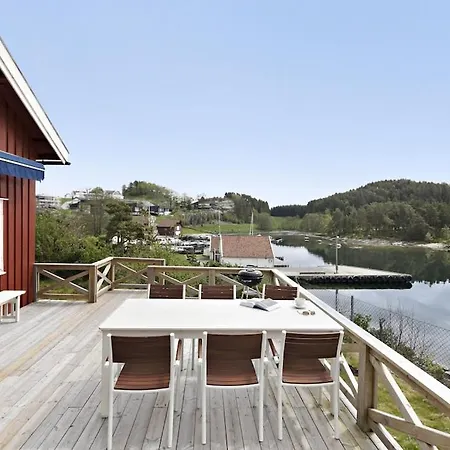 Holiday home House By The Sea - 3 Bedrooms And Possibility To Rent A Boat *