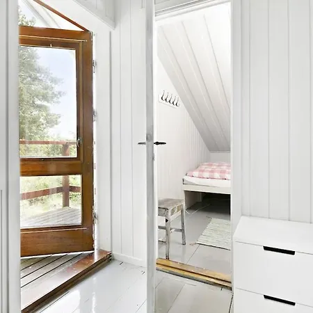 Vakantiehuis House By The Sea - 3 Bedrooms And Possibility To Rent A Boat